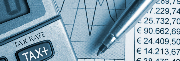 zoom sur calculatrice montrant les pourcentage d'impôts